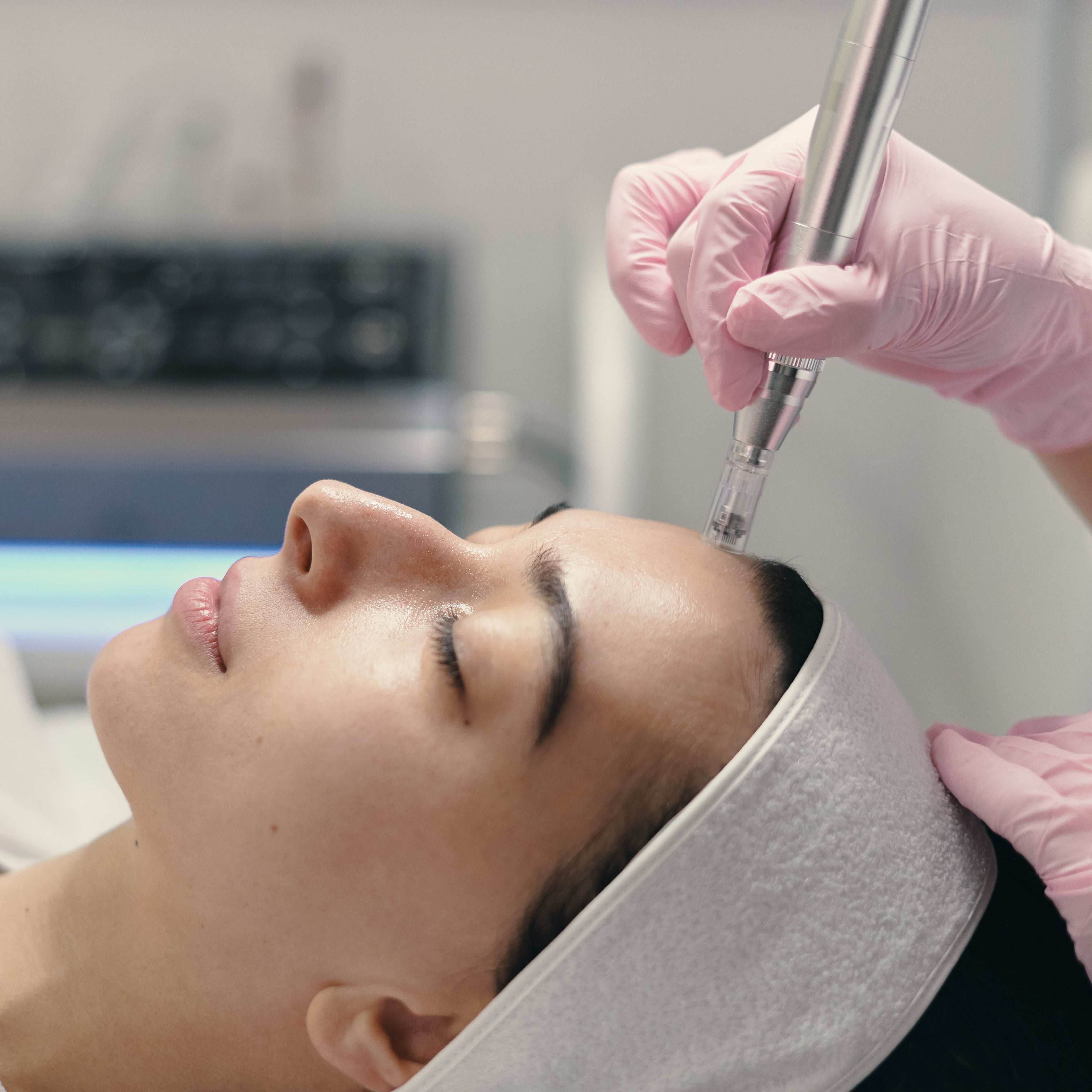 Dermaplaning (60 minutes)